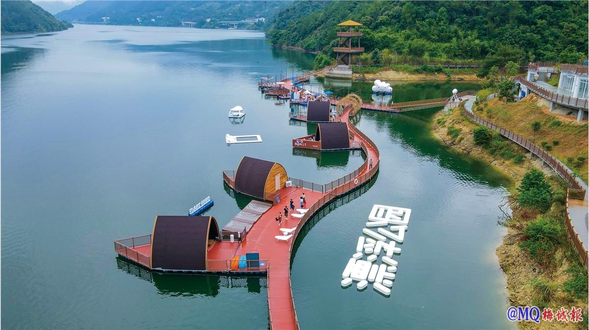 雄江：昔日網箱養魚，今朝水上樂園
